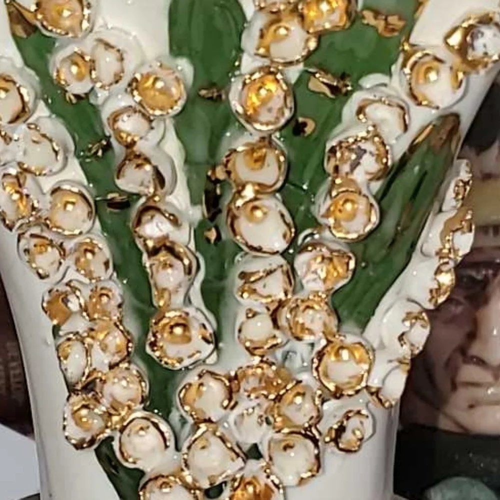1930s Hand Painted Ceramic Lily Of The Valley Flower Vase Cream & Gold Gilding - Picture 9 of 10